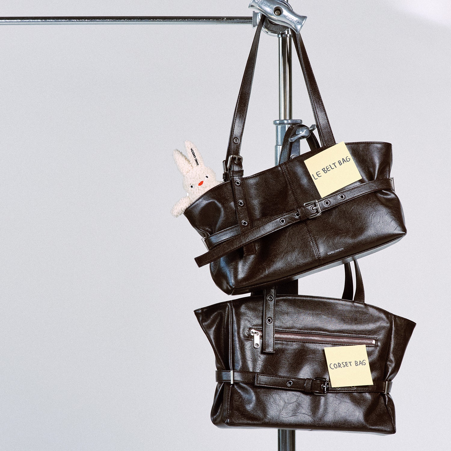 PREORDER Le Belt Bag M Goat Chocolate