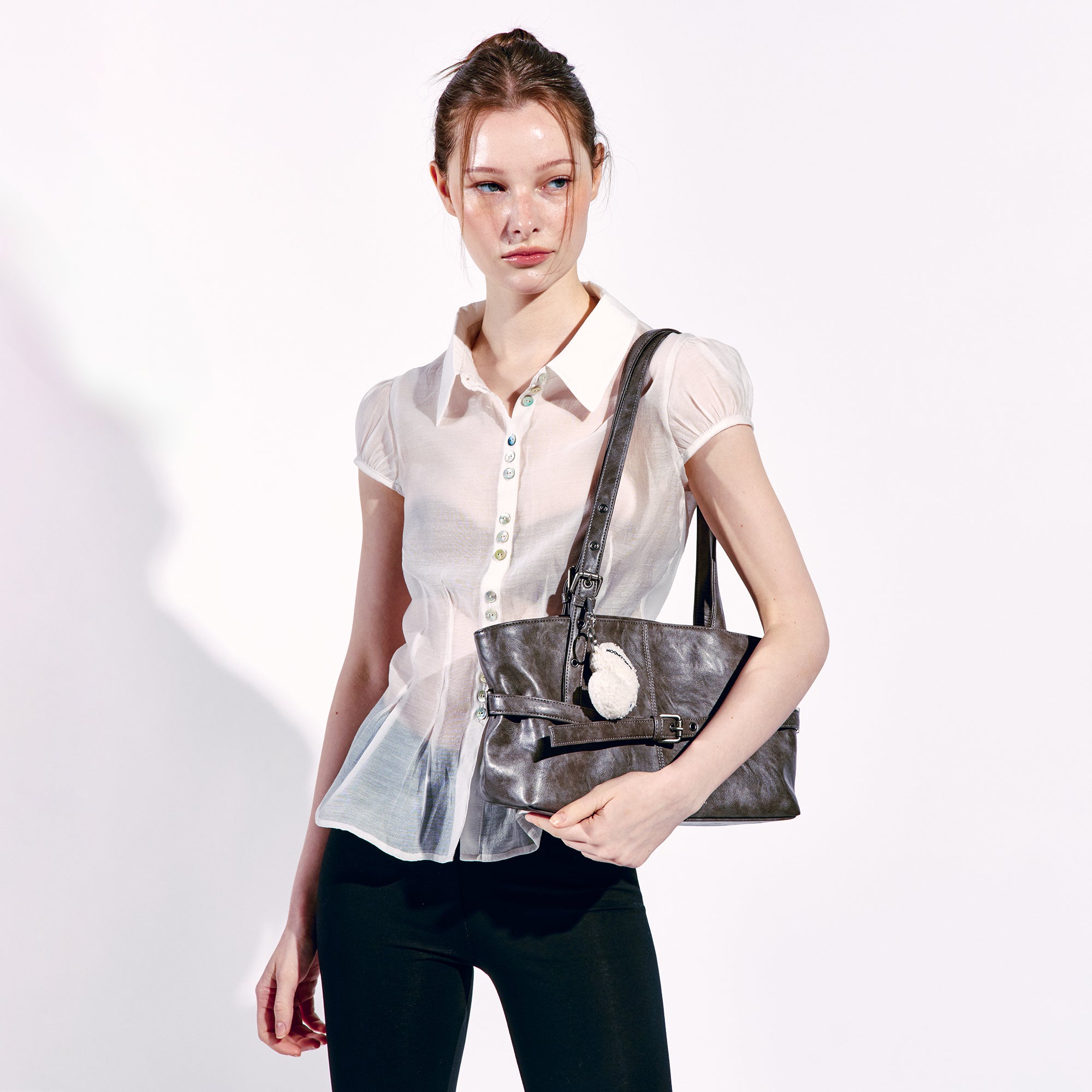 PREORDER Le Belt Bag M Baked Gray