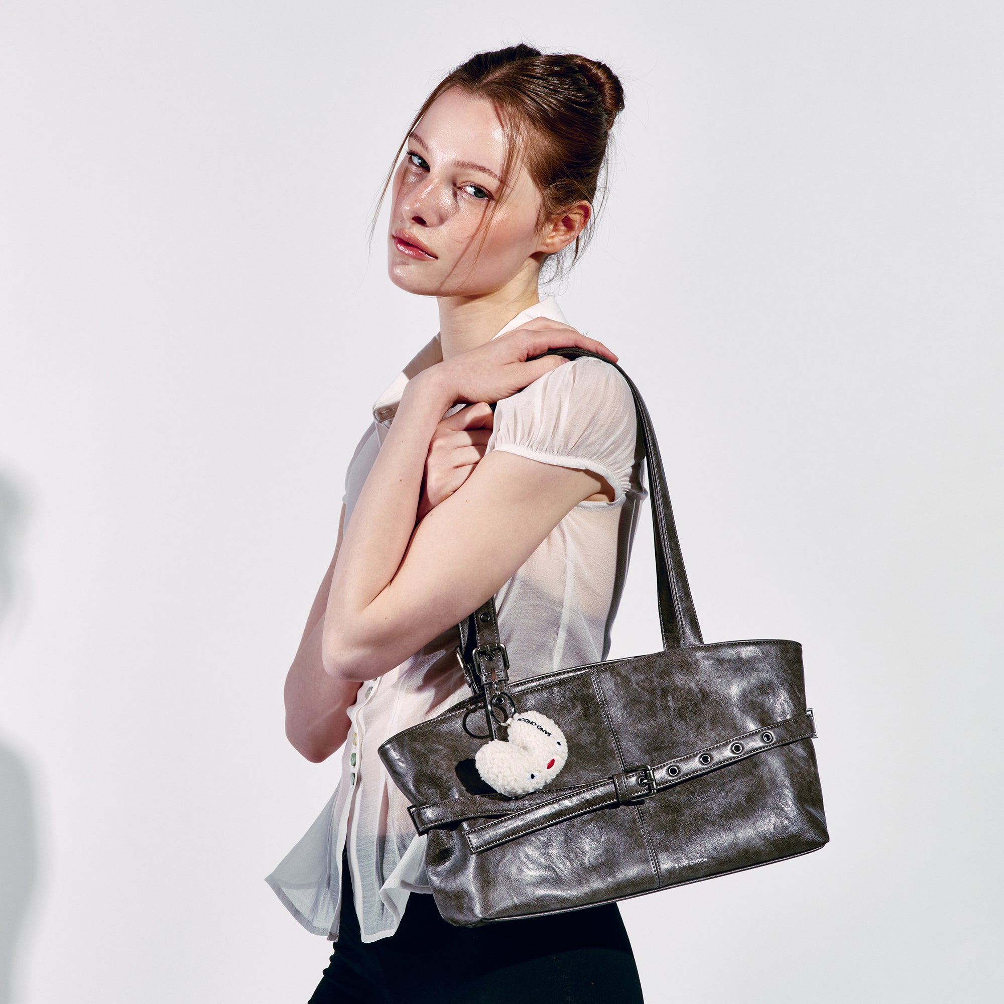 PREORDER Le Belt Bag M Baked Gray