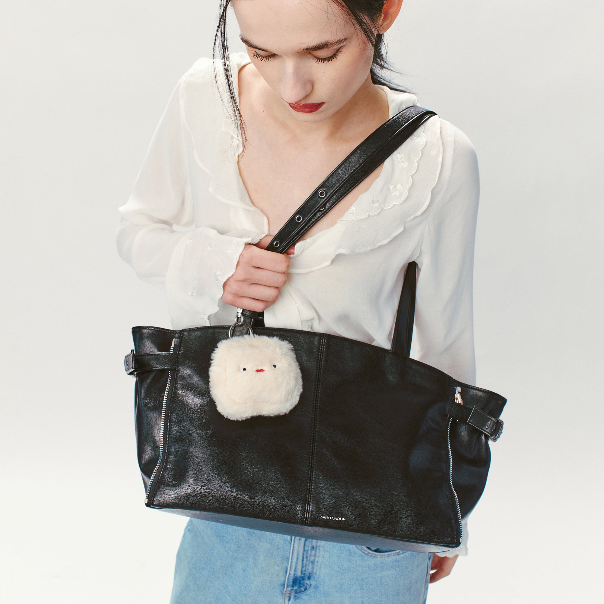 PREORDER Zipper Shopper Bag M Goat Black