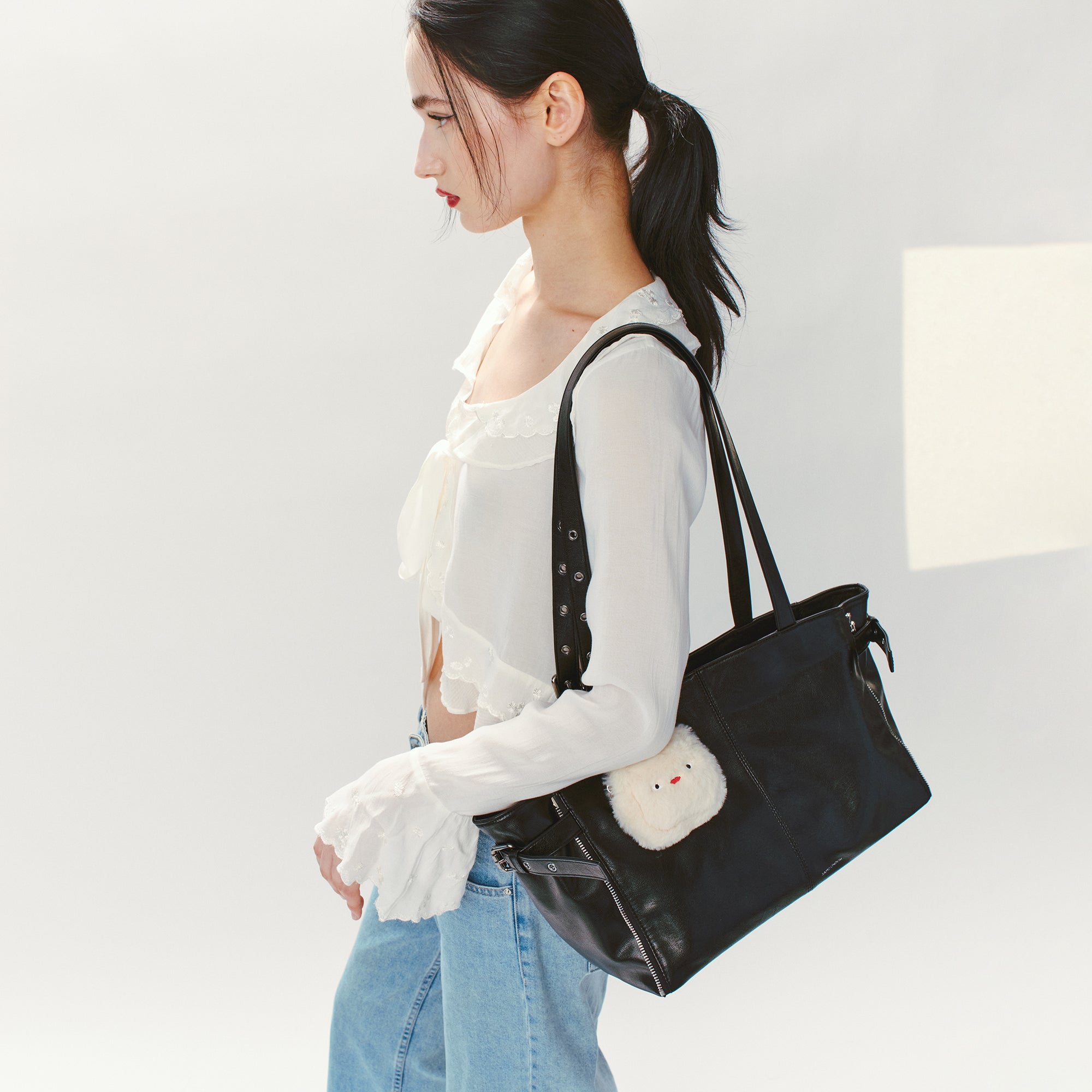 PREORDER Zipper Shopper Bag M Goat Black
