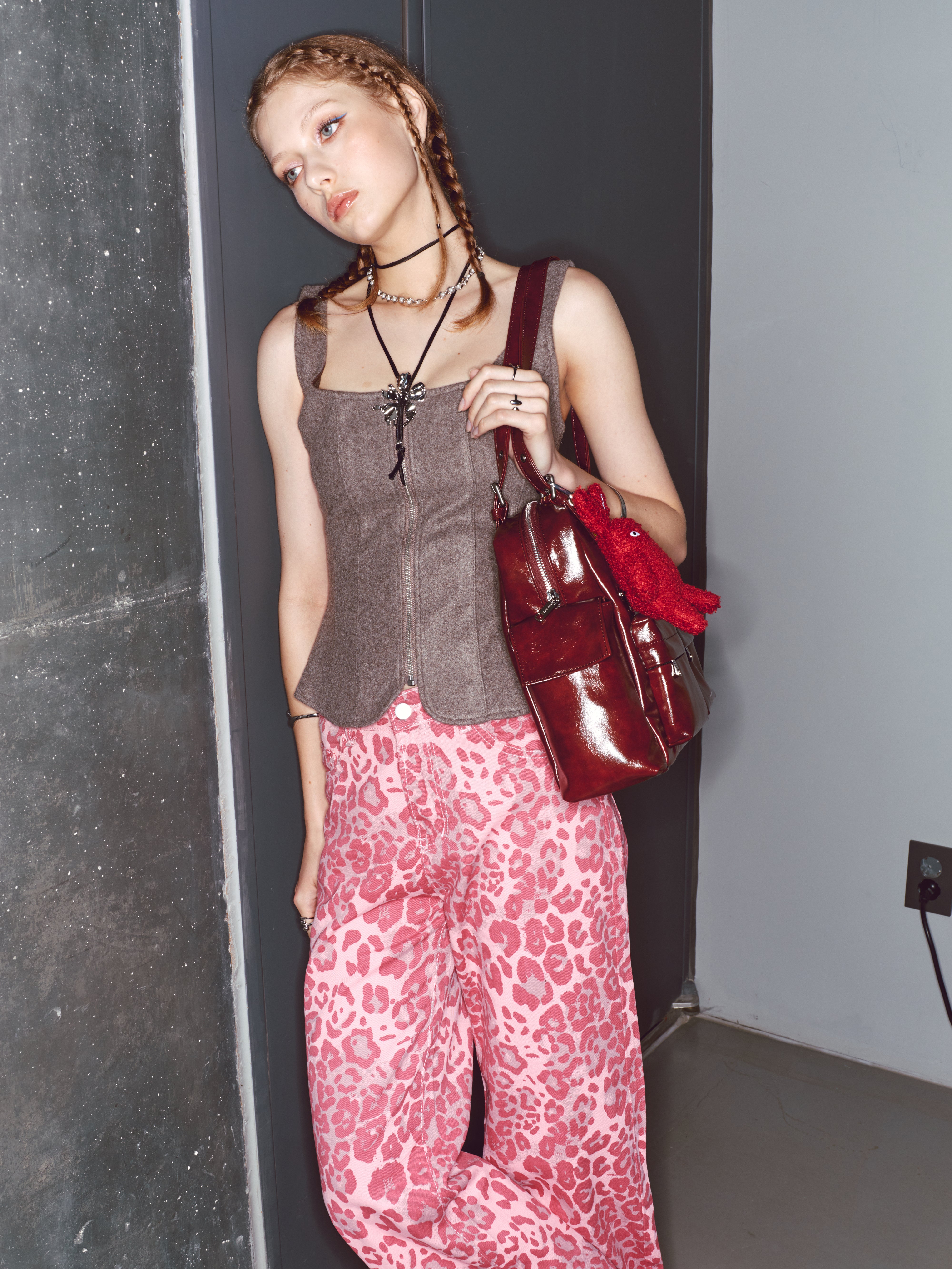 Pocket Utility Bag L Vampire Brown