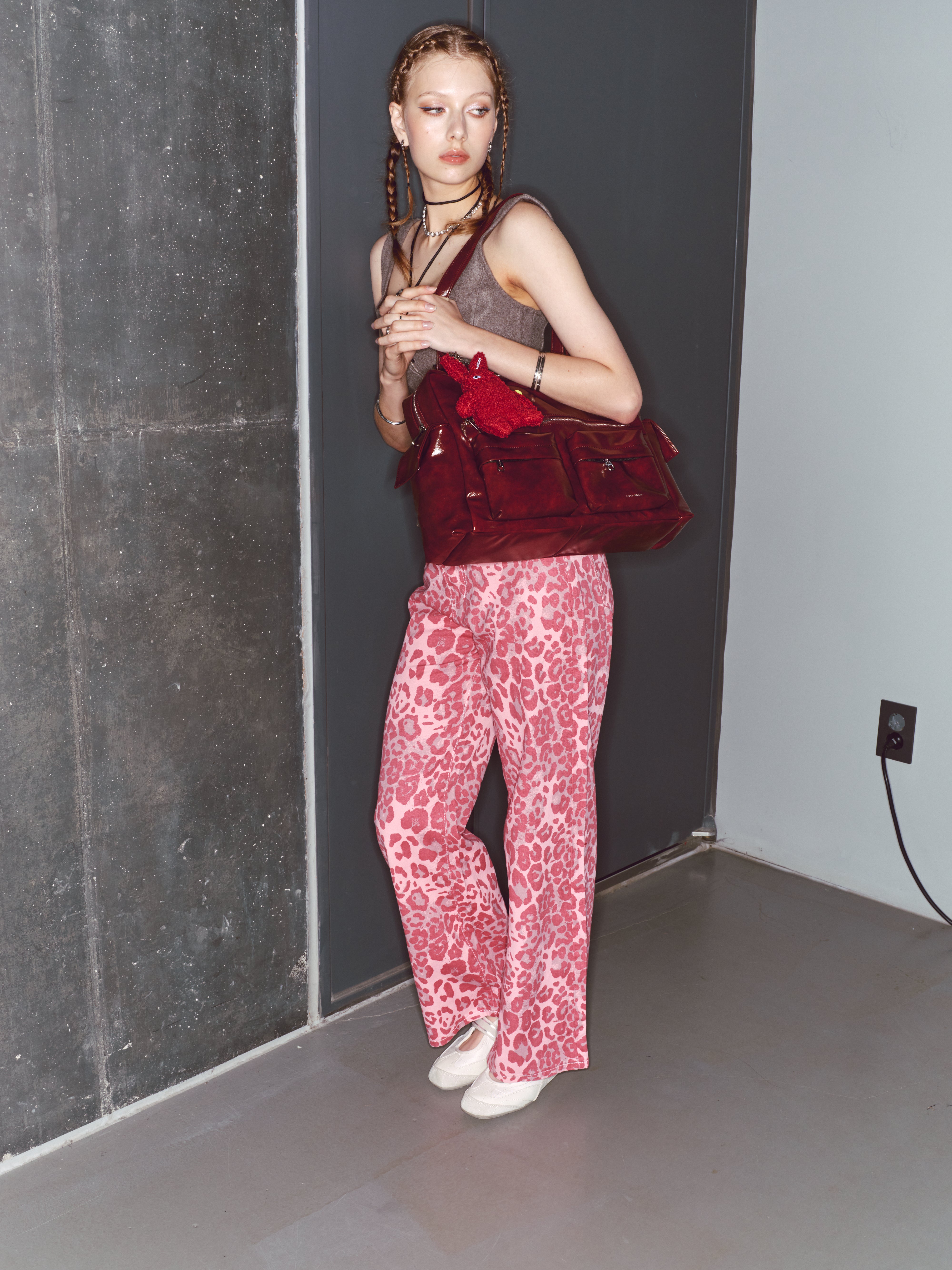 Pocket Utility Bag L Vampire Brown