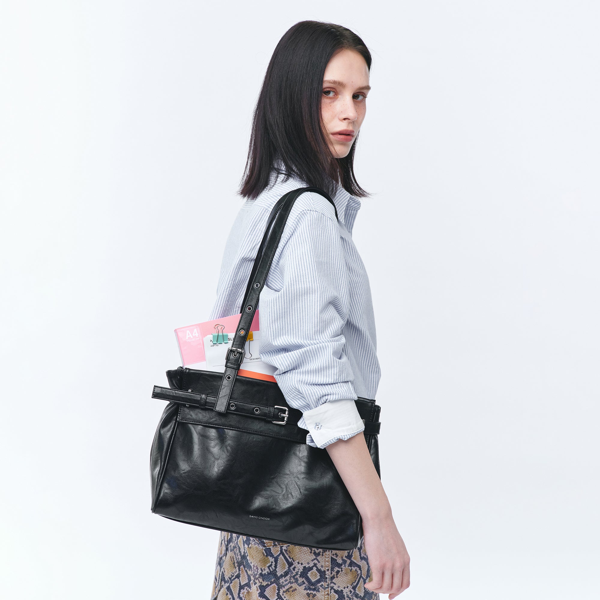 PREORDER Belt Flap Bag M Baked Black