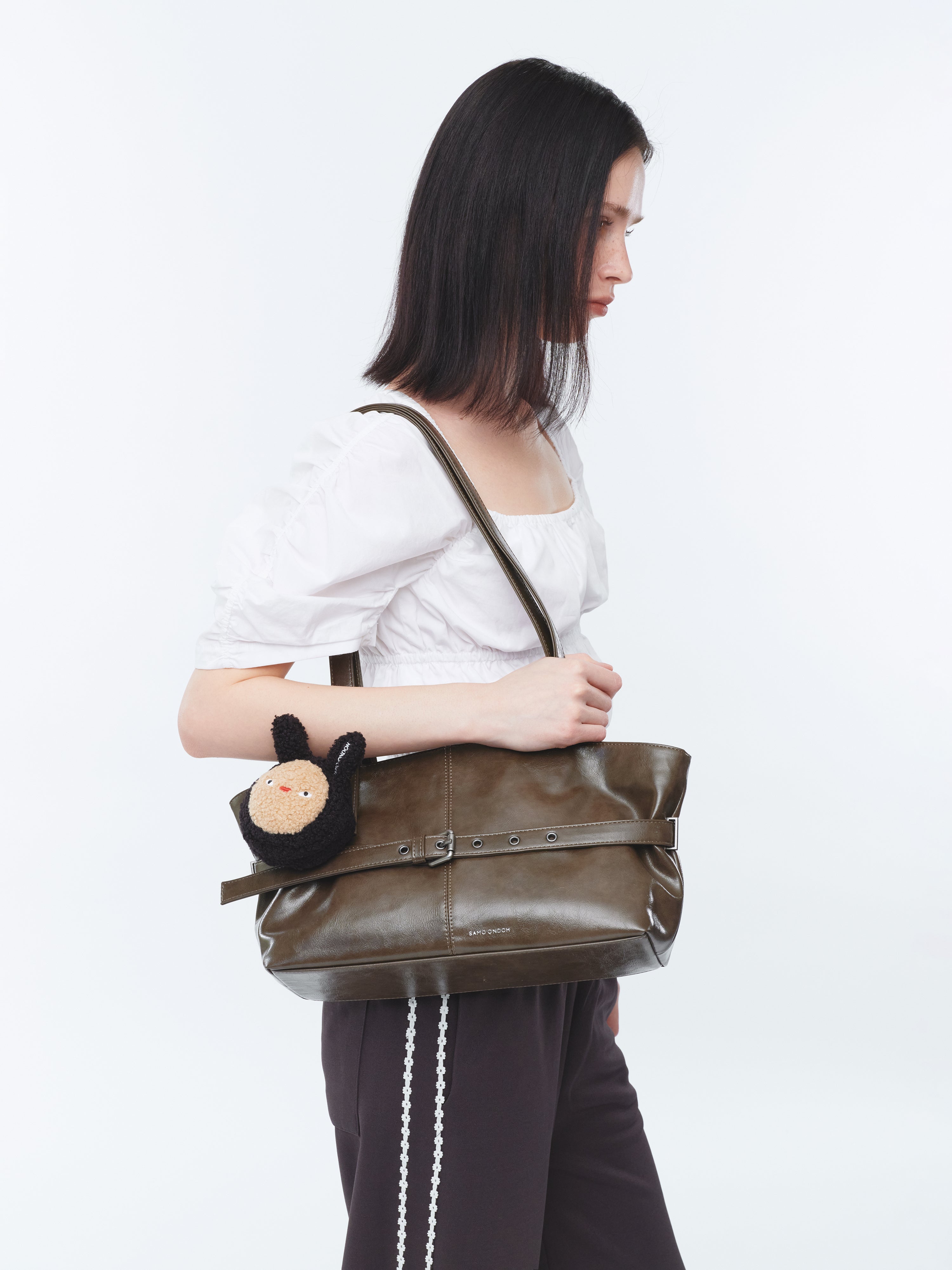 Le Belt Bag M Vampire Coffeemilk