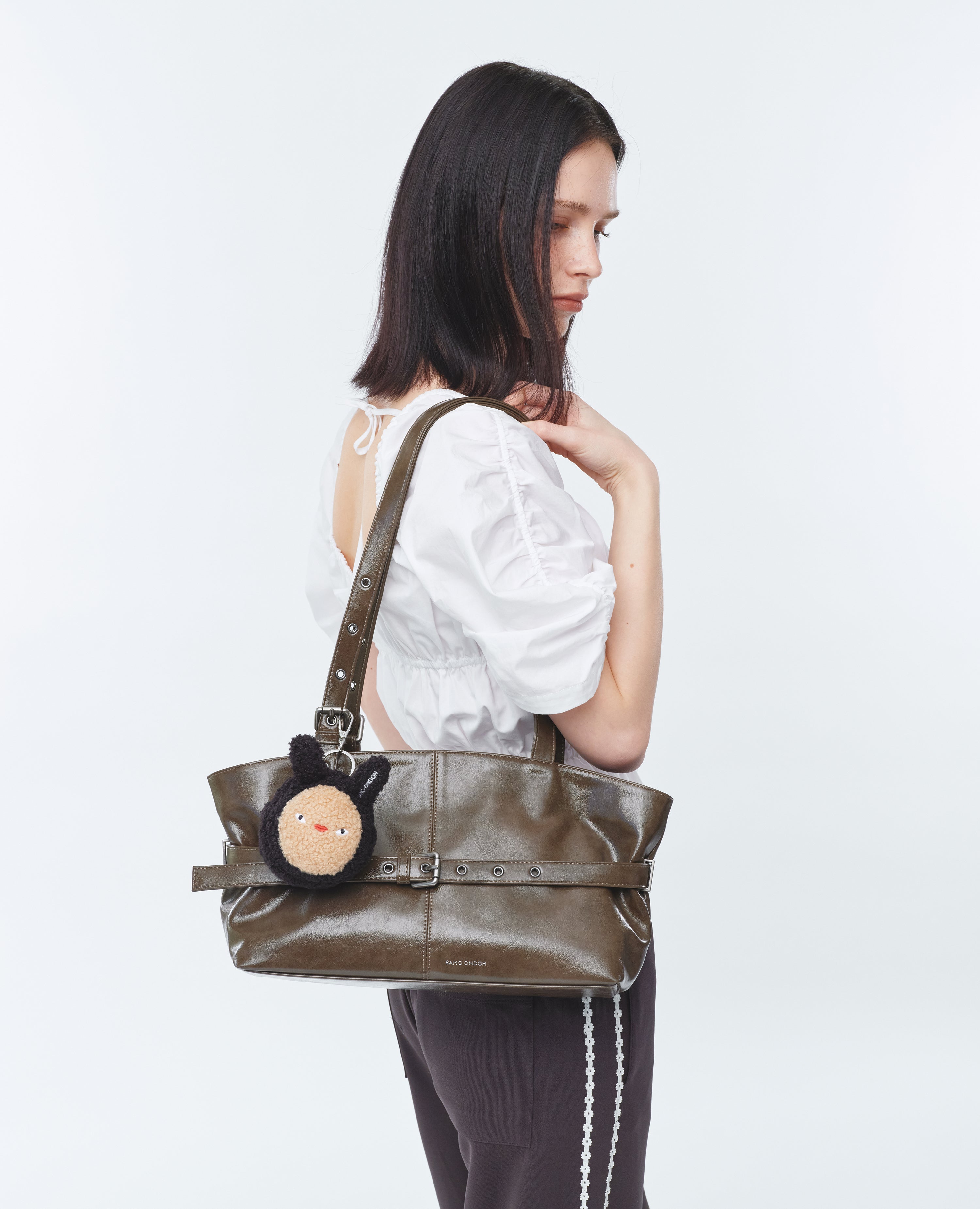 Le Belt Bag M Vampire Coffeemilk